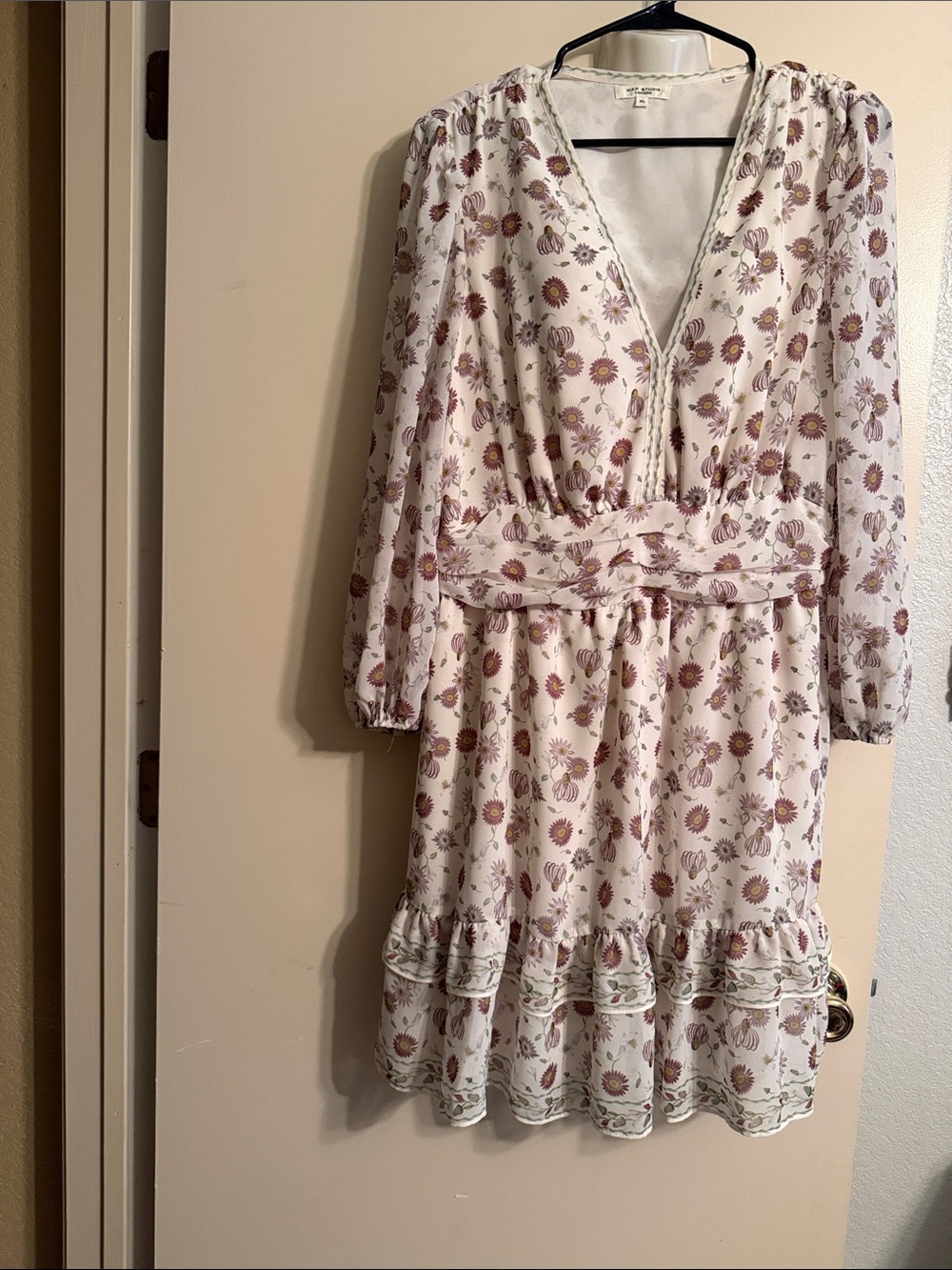 Max Studio Floral Long Sleeve V-Neck Dress in Cream and Mauve